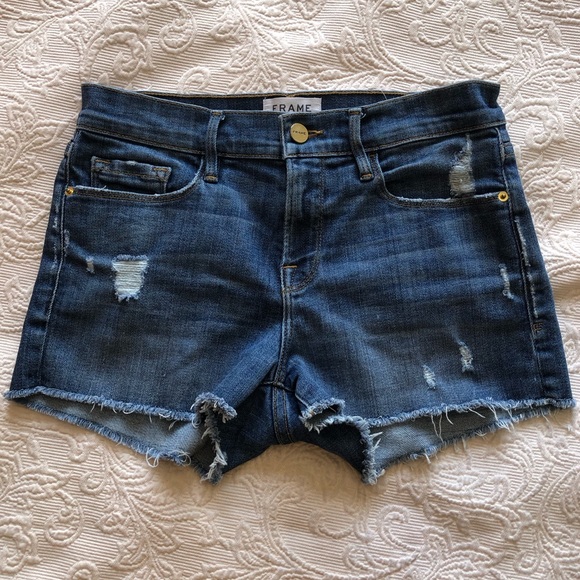 Frame Denim Pants - FRAME Denim Mid-Rise Le Cutoff Frayed Shorts in Medium Wash